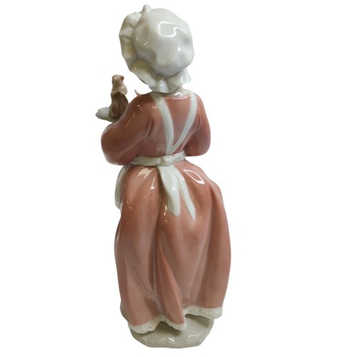 LLADRO Christmas Mrs. Claus Santa's Magical Workshop Series #6893 RARE w/ Box - Picture 5 of 19