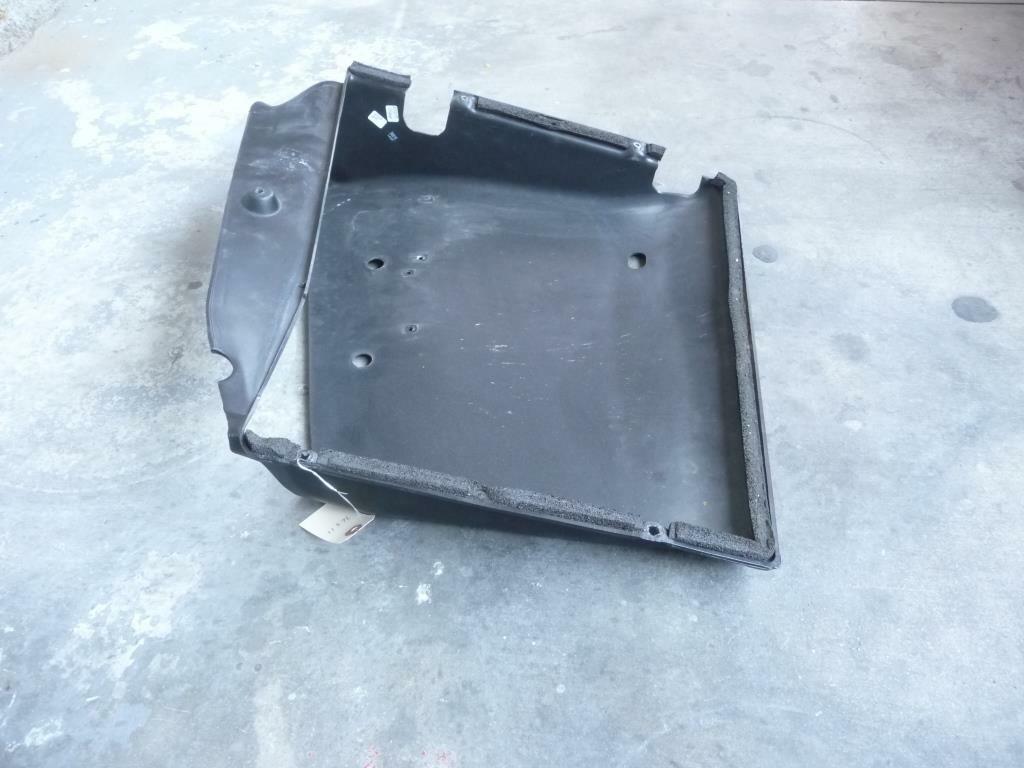 2015 Ferrari 458 Speciale Left LH Lower Duct 85891500 OEM A1