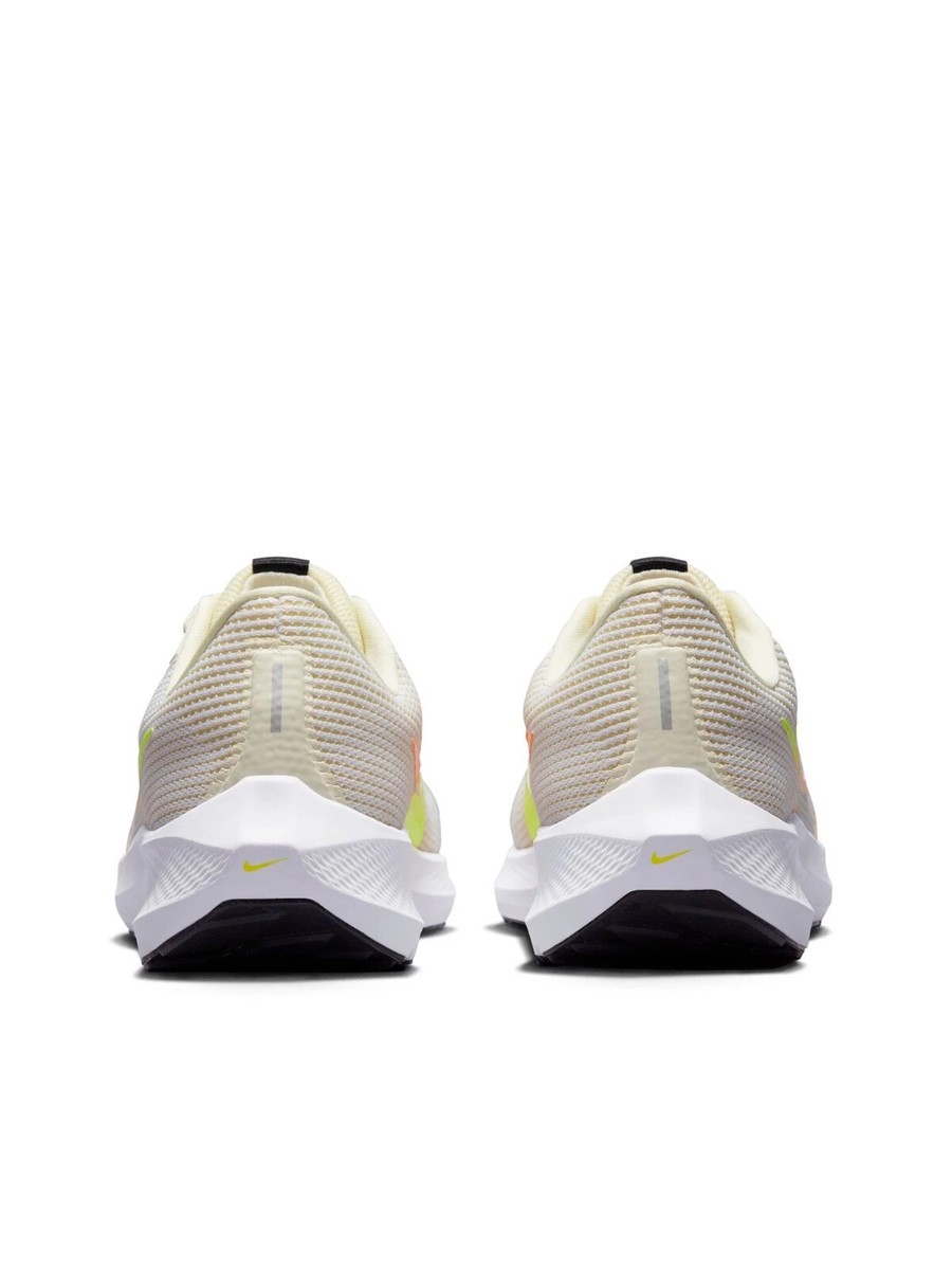 ★送料無料★NIKEナイキPEGASUS 40 DV3854-101 Nike Air Zoom Pegasus 40 DV3854-101 Sneaker Womens 11 White