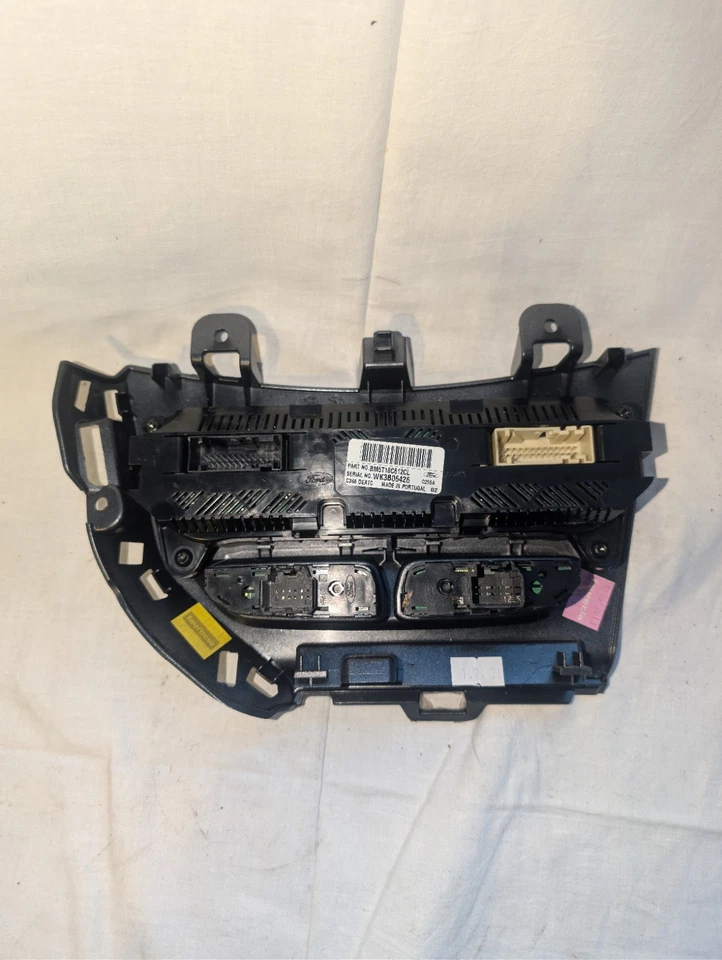 FORD FOCUS 2013 CLIMATE CONTROL & SURROUND TRIM - Image 2 of 3