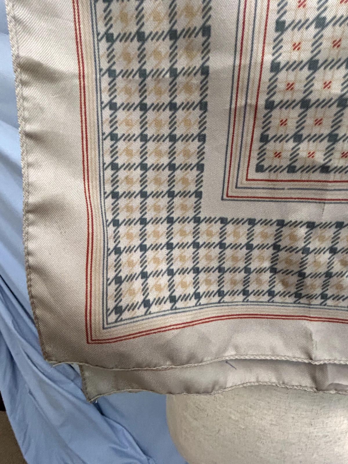 VTG Square Houndstooth Patterned scarf - image 2