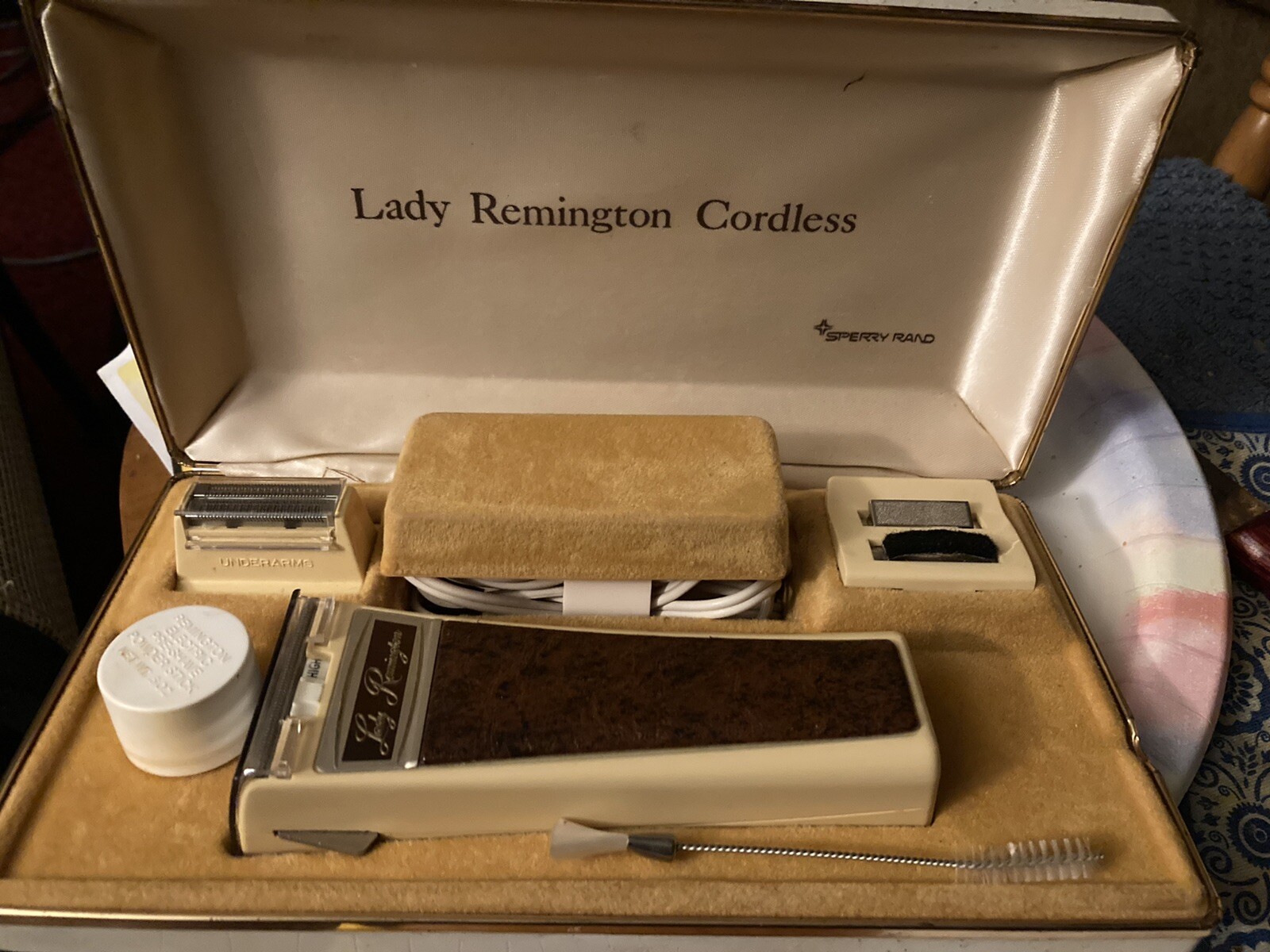 Vintage Lady Remington Cordless Electric Shaver Sperry Rand Very Clean