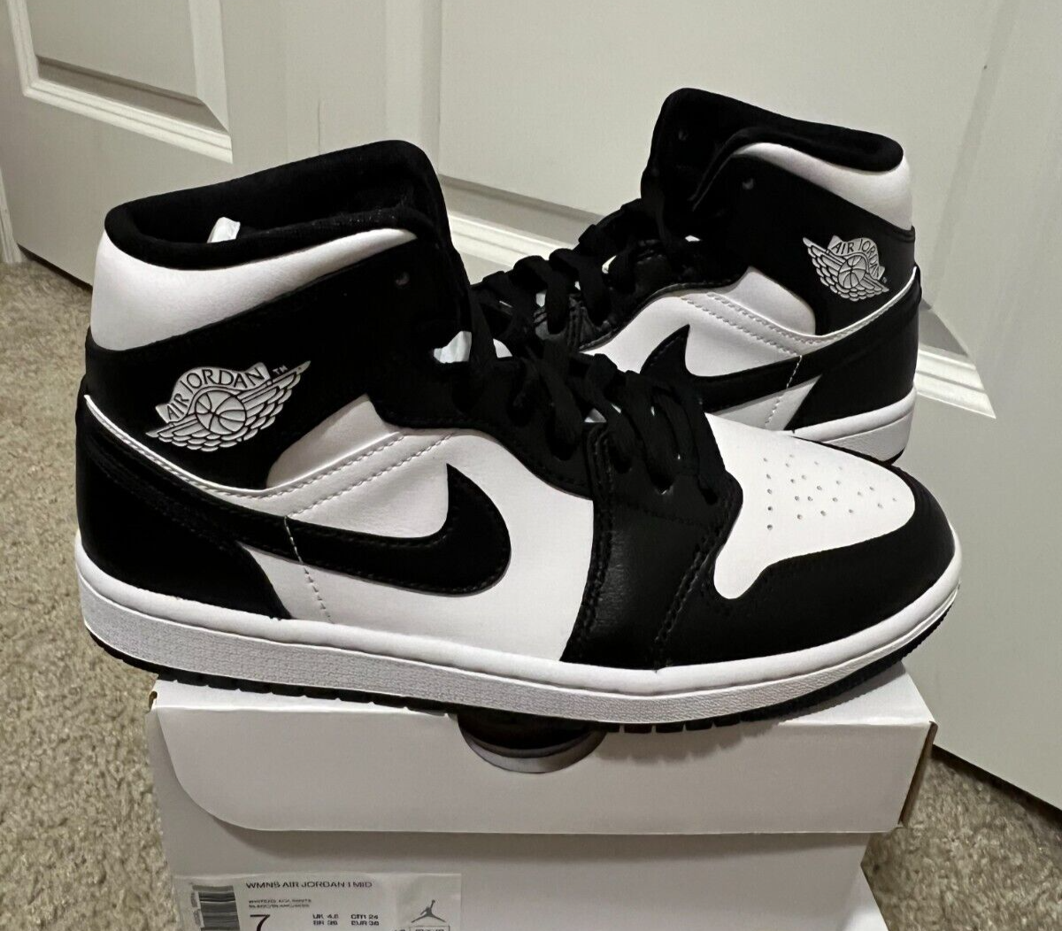 🔥 NIKE AIR JORDAN 1 MID PANDA DV0991-101 WOMEN SIZES 6.5W 🔥 NIKE AIR JORDAN 1 MID PANDA DV0991-101 WOMEN SIZES 6.5W