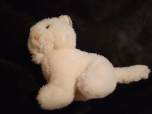 11" long Rare Commonwealth White Cat Kitten Plush Stuffed Animal with Blue Eyes - Picture 2 of 11