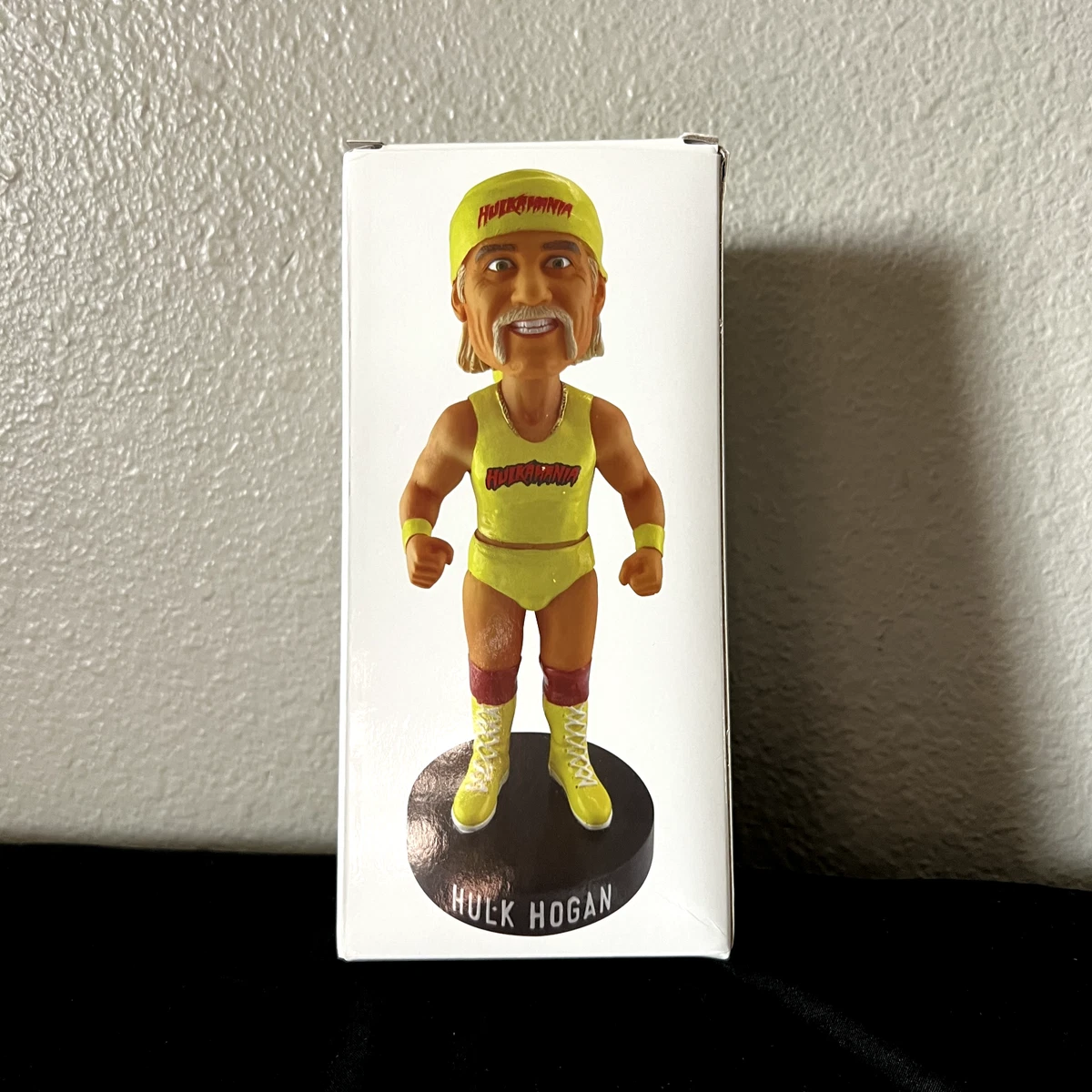 Preços baixos em Hulk Hogan colecionáveis de Luta Livre | eBay