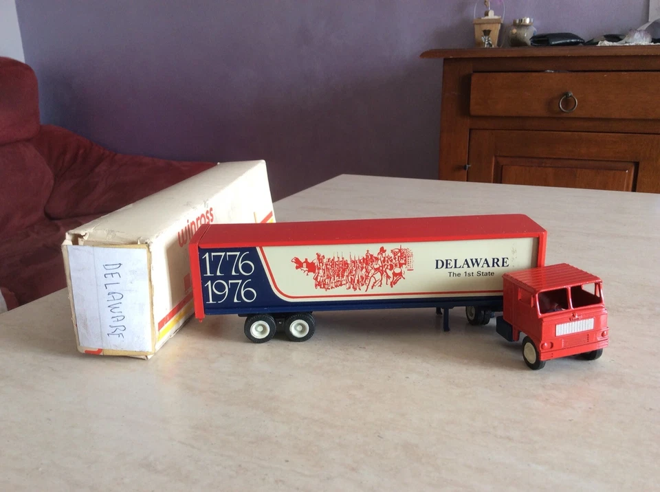 Rarissimo camion a rimorchio Delaware The 1 St Winross 1976 in box 1:64 made Usa - Immagine 2 di 4