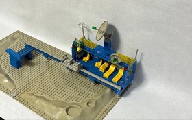 LEGO 6970 Beta-1 Command Base Space 1980