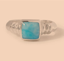 Ring made with three round Larimar stones and 925 silver in the DR