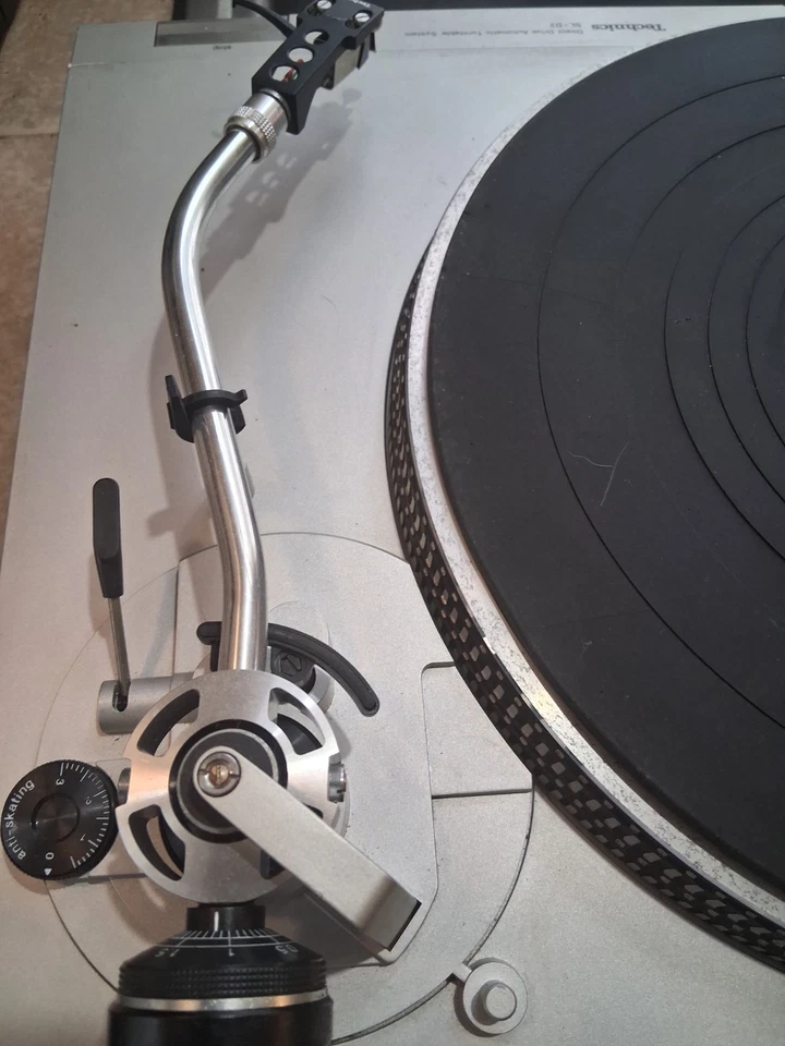 Technics SL-D2 直驱自动转盘带防尘罩经过全面测试 — 第 2/4 张图片