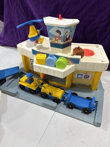 1972 Vintage Fisher Price Play Family Airport Little People 996 Plane