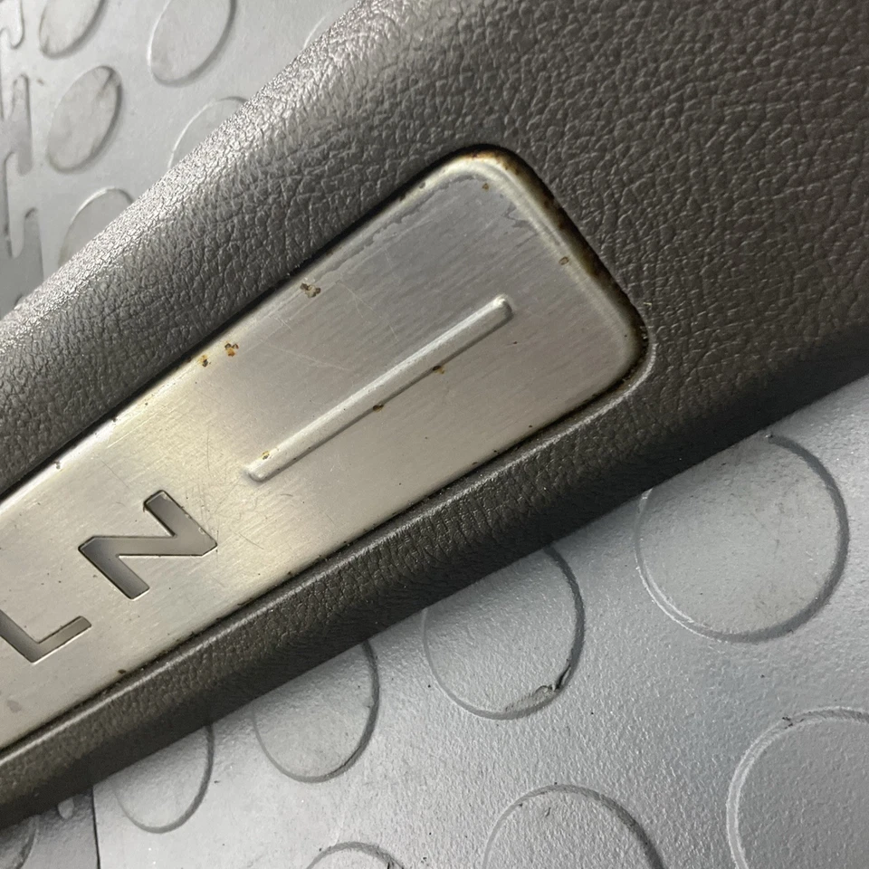 2016-2018 LINCOLN MKX FRONT LEFT DRIVER SIDE DOOR SILL SCUFF PLATE - Image 3 of 4