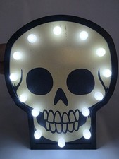Hyde  Eek Lit LED Light Up 10" Wood Skull Sign Halloween 2025 NWT