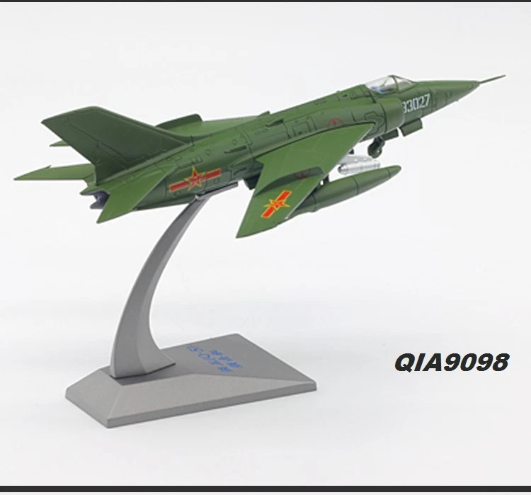 New 1/72 Scale Chinese PLA Q-5 Ground-attack Aircraft Green Diecast Metal Model - Image 3 of 4