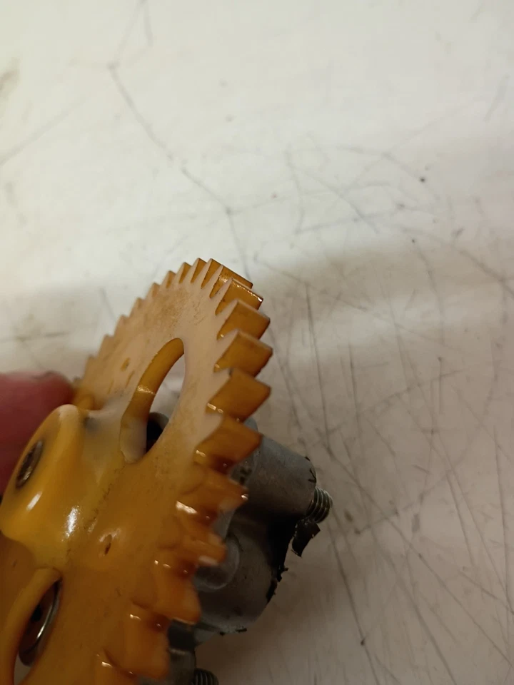 Yamaha Big Bear 350 YFM350FW 1989 bomba de aceite fabricante original 1uy-13300-00-00 Foto 3 de 4