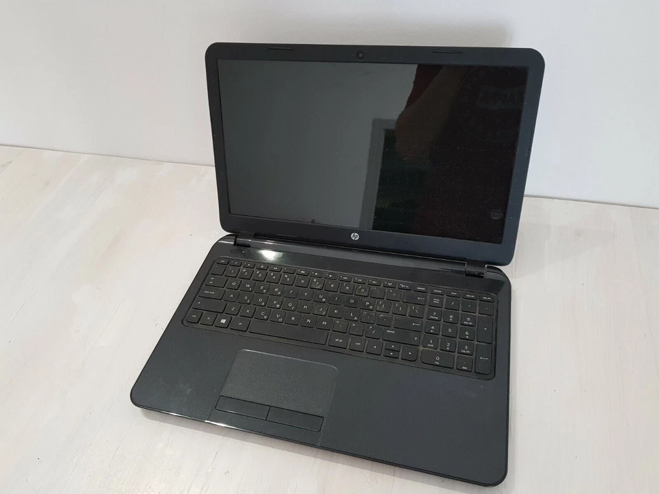 NOTEBOOK HP PAVILION 15 INTEL CELERON N2840 2GB RAM 500GB HD WIFI W10 WEBCAM - Immagine 3 di 4