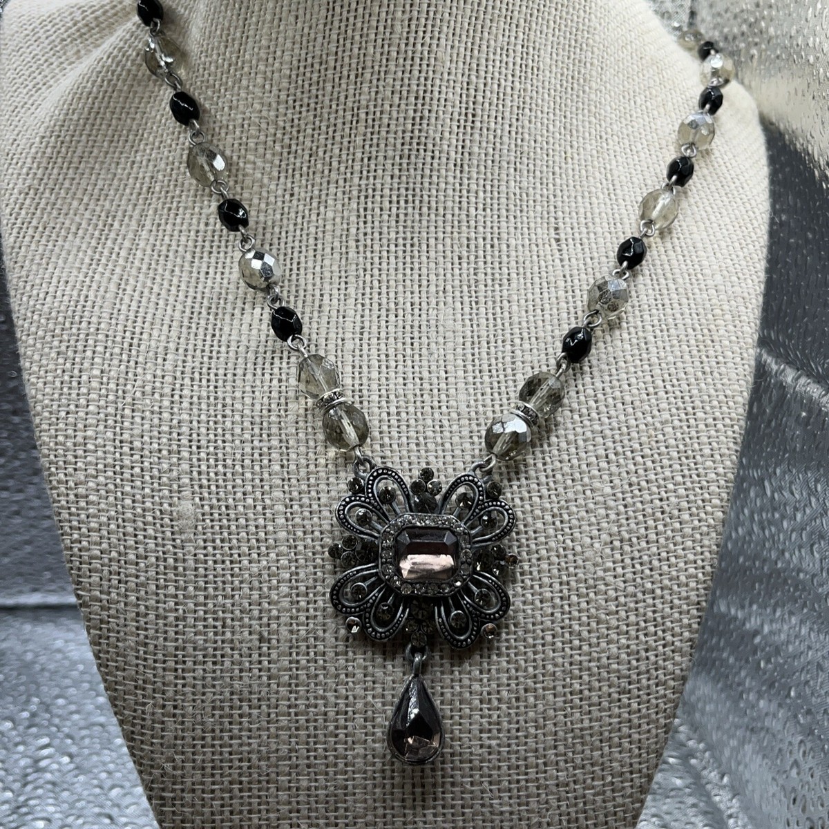 Avon SP Rhinestone Necklace Flower Pendant Z03(12) | eBay