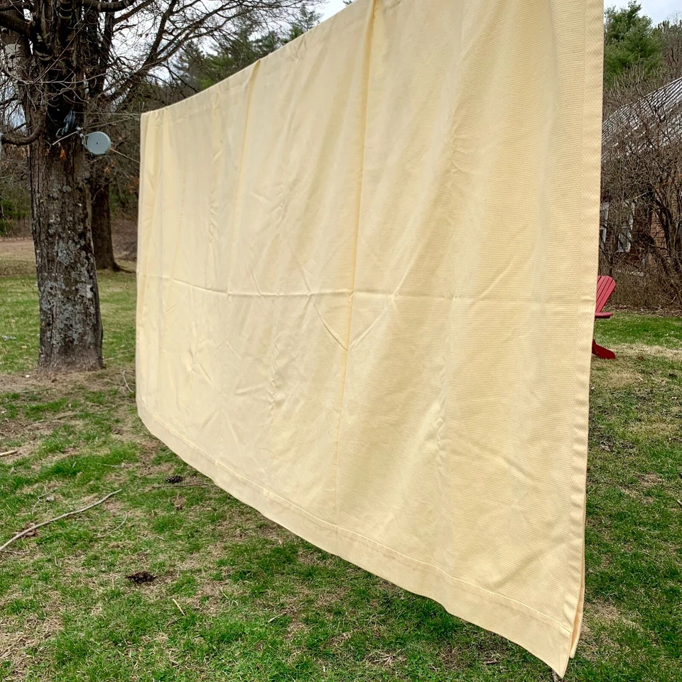 Cobertor Matelasse Amarillo Cama King Anichini Vermont Algodón Importado Reversible Foto 2 de 4