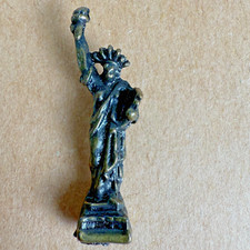 Vintage Lapel Pin Statue of Liberty Metal New York USA Travel Souvenir Tac Pin