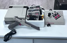 Nintendo NES System Console Bundle 4 Controllers Zapper Gun w/Joystick Free Ship