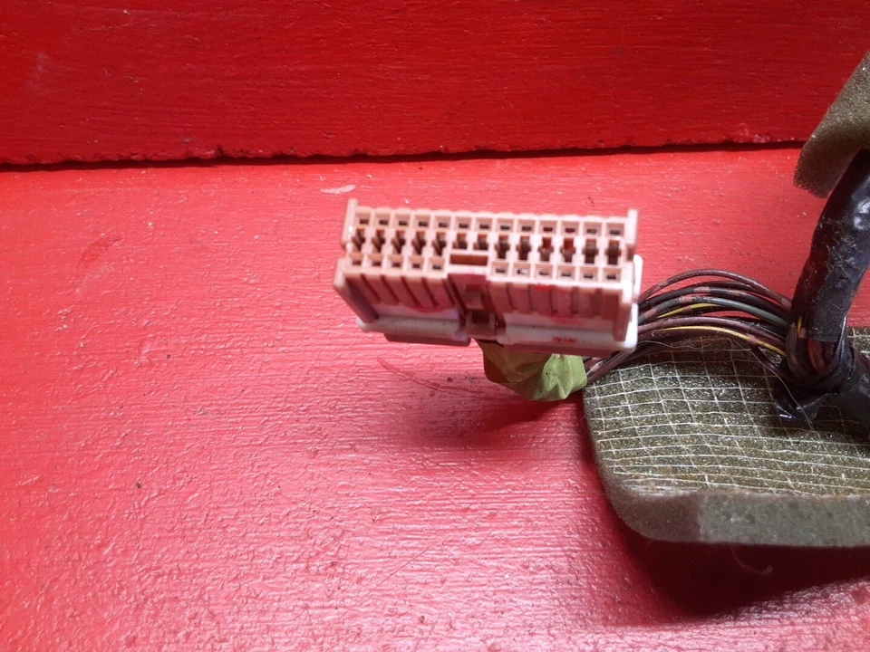 2000 Nissan Sentra Speedometer Instrument Cluster PIGTAILS ONLY - Image 3 of 4