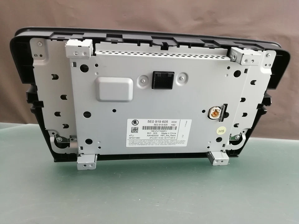 SKODA Octavia 3 5E Radio Telefon Media Bedieneinheit TP MIB2 5E0919605 monitor - Bild 2 von 4