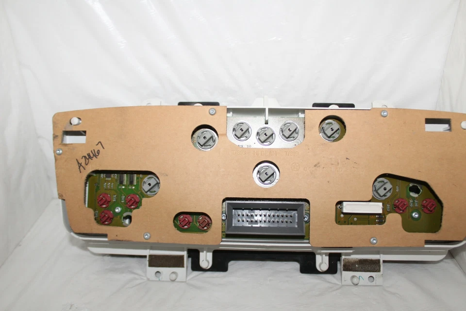 Cuadro de instrumentos velocímetro panel de instrumentos Dodge Neon 2003-05 141.901 millas Foto 2 de 4