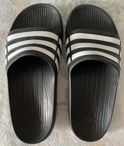 childrens adidas sliders