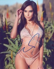 Leonela Ticcina Signed Autographed 8x10 Photo Model COA 