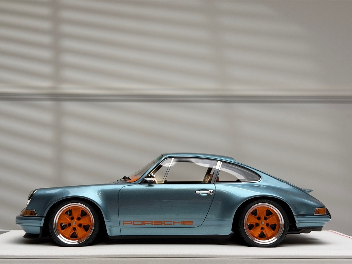 Porsche 911 Singer (Metallic Blue/ Orange) [IVY Merit Model] 1/18