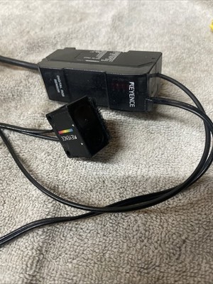 Keyence Digital RGB Sensor CZ-V21A 0706478 With Sensor CZ-H35S