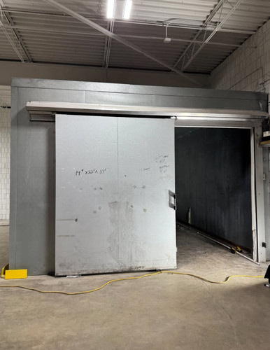 Walk In Cooler 15' x 22' x 10'