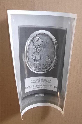 1974 ROWE-MANSE EMPORIUM & COUNTRY STORE CLIFTON NJ HOLLY HOBBIE AG AWARD PHOTO