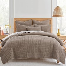 Mills Waffle King/Cal King Quilt Set 106x92in with 2 Pillow Shams 36x20in -