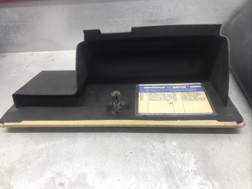 1973-1987 CHEVROLET GMC TRUCK SUBURBAN BLAZER GLOVE BOX DOOR W/ Latch TAN OEM - Picture 7 of 13