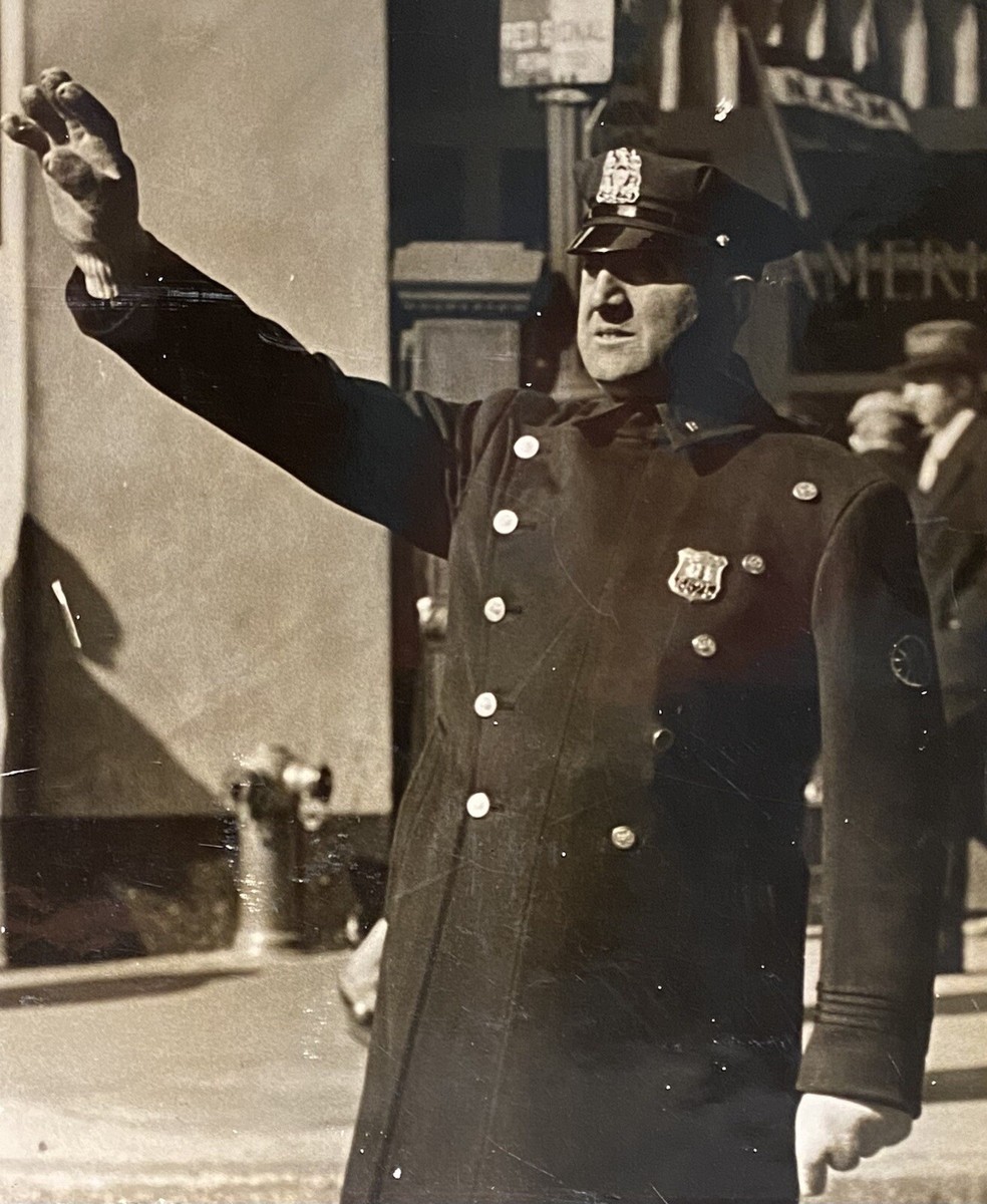 1940-1950c **POLICEMAN IN UNIFORM** ORIGINAL (BLACK & WHITE 
