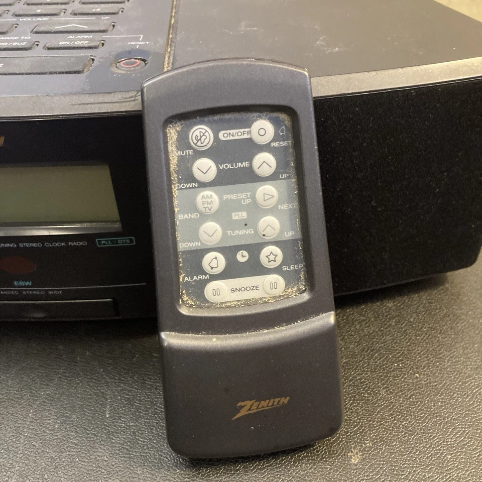 Zenith Clock Radio Z212B Stereo Alarm Clock AM/FM Radio TESTED and WORKS! - Image 2 of 4