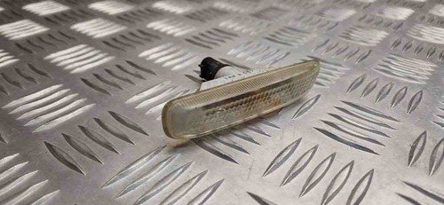 BMW 3 Touring E46 Kotflügelblinker vorne rechts 63132228592 2.00 31084891