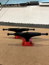 Beginner Tensor Trucks Alloy Skateboard Trucks Black/Red Set Of Two - 8.0" Axle