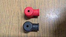 Tappo di protezione polo batteria un set rosso/nero