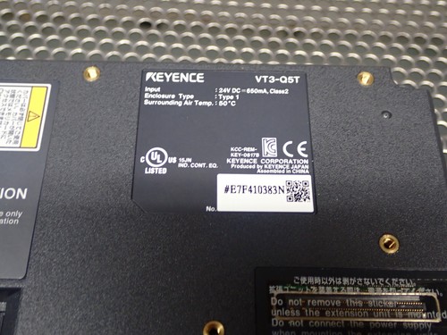 Keyence VT3-Q5T Touch Panel 24VDC Used W/ Warranty (Slight Damage See All Pics) - Picture 3 of 12