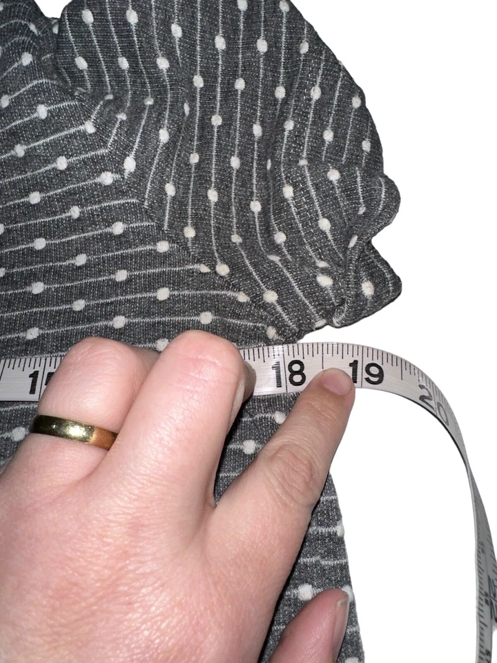 Vestido Camiseta Everly Gris Lunares Talla Pequeña Manga Corta Foto 4 de 4