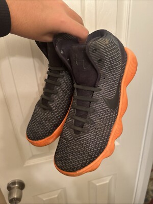 2017 hyperdunk nike  black total orange  size 10 men s NEGOTIABLE 