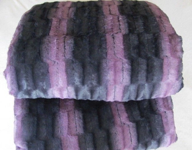 Diseñador Adrienne Negro y Púrpura Chinchilla Visón Piel Sintética Lujo Tiro y Almohada Foto 3 de 4