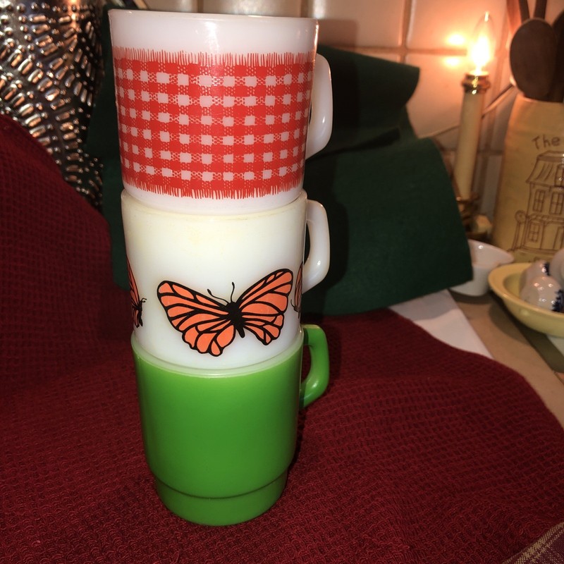 3 DIF ANCHOR HOCKING MILK GLASS STACKABLE COFFEE MUG RED GINGAM.. BUTTERFLY 1 GR