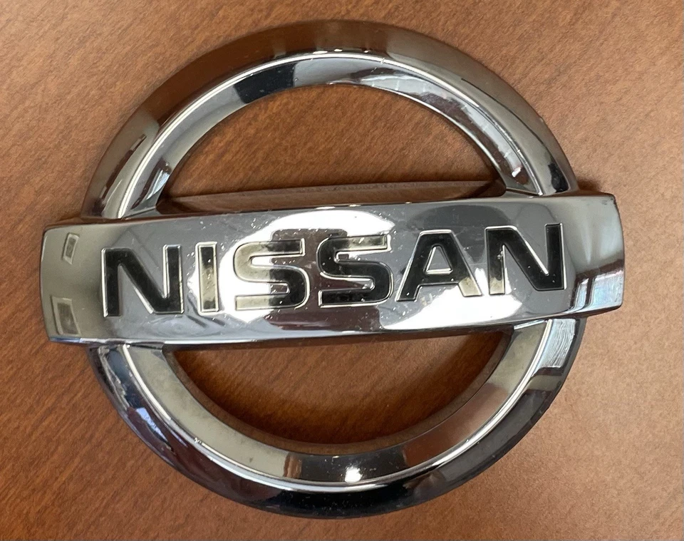 2009-2012年日产立方体前徽章原始设备制造商62890-3U000 — 第 2/3 张图片