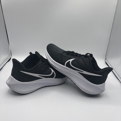 Nike Air Zoom Pegasus 39 Black/ White Running Gym Shoes - Women s size 5.5