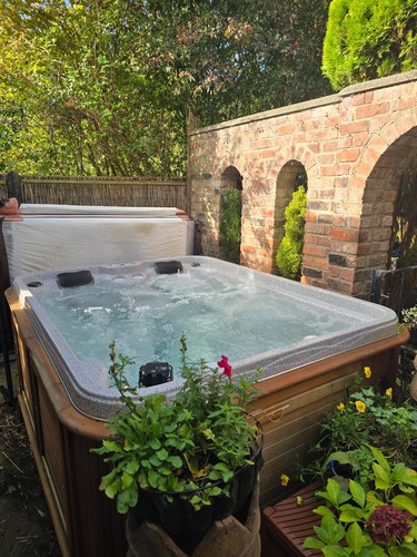 Hot Tub- Arctic Spa Timberwolf | eBay UK