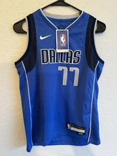 Youth Medium Nike Mavericks Luka Doncic Icon Jersey MAVS #77 NWT