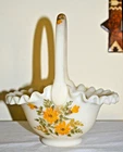 LOVELY VINTAGE FENTON BASKET SOFT YELLOW SATIN FLORAL DAISY, HAND PAINTED ARTIST