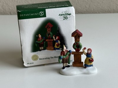 Dept 56 Alpine Village Series 20 Decorating the Wayside Shrine #56320 Wreath